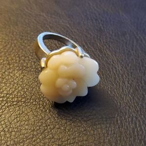 Boutique Silver Tone and White Rose Fashion Ring Size 7